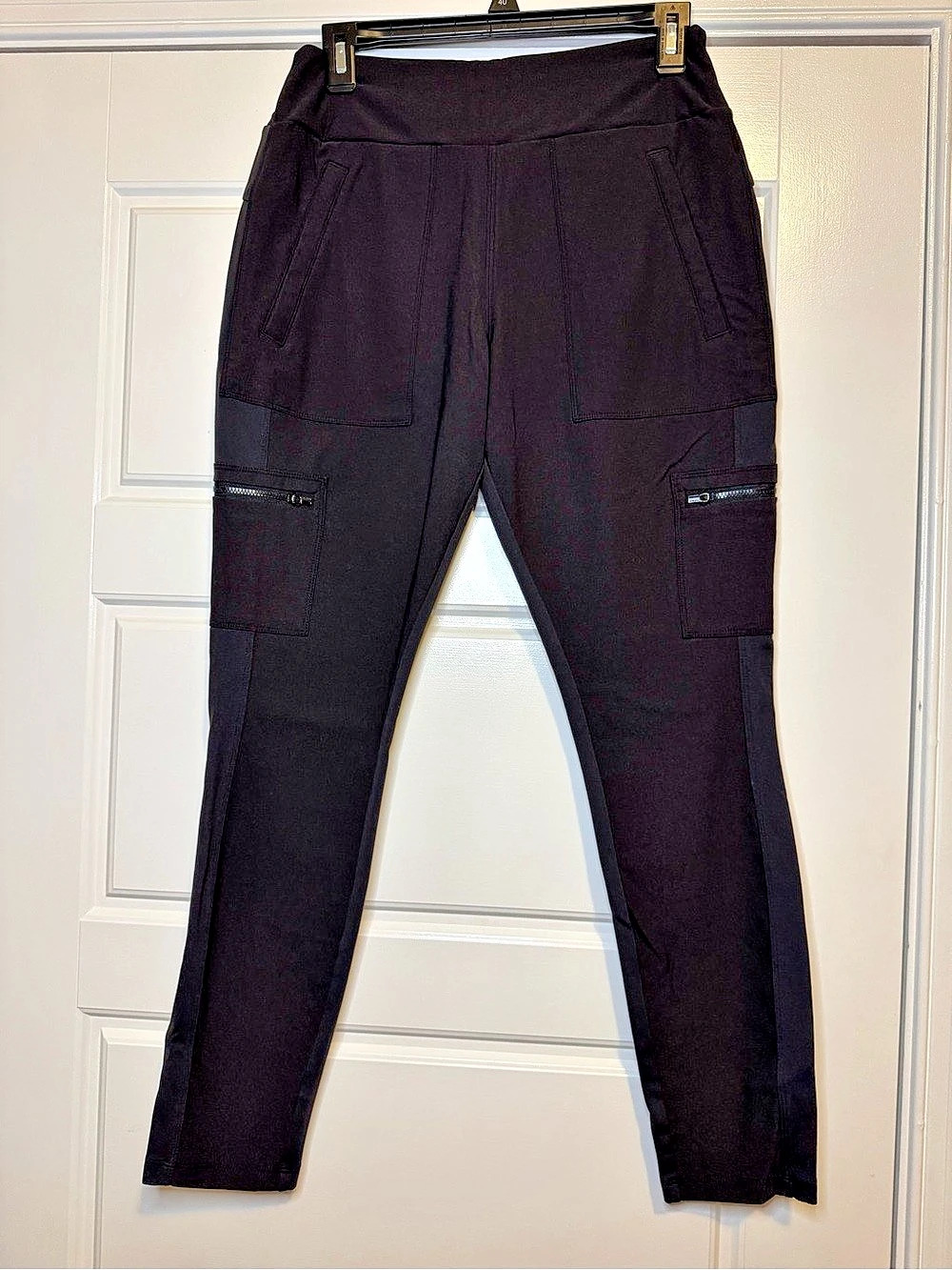 Athleta Headlands Hybrid Cargo Tight Black Size 10